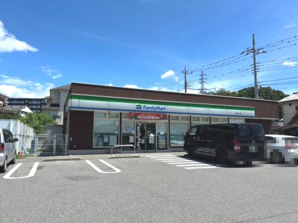 周辺環境(ファミリーマート宇都宮下戸祭店 393m)