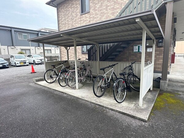 建物設備(駐輪場)