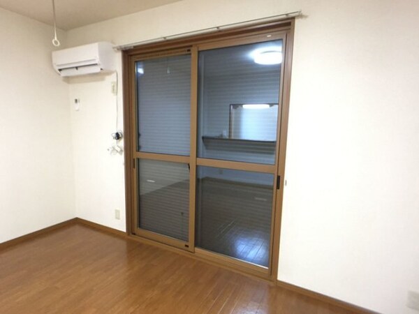 内装他(シャッター雨戸)