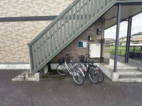 建物設備(駐輪場)