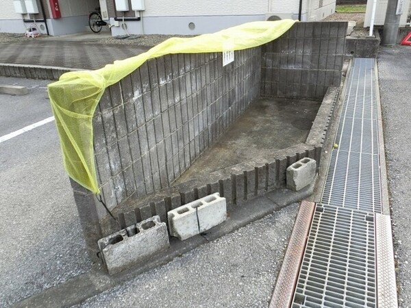 建物設備(敷地内ごみステーション)