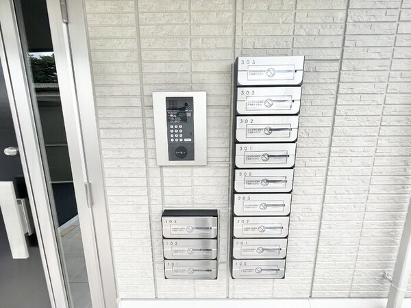 建物設備(オートロック、集合ポスト)