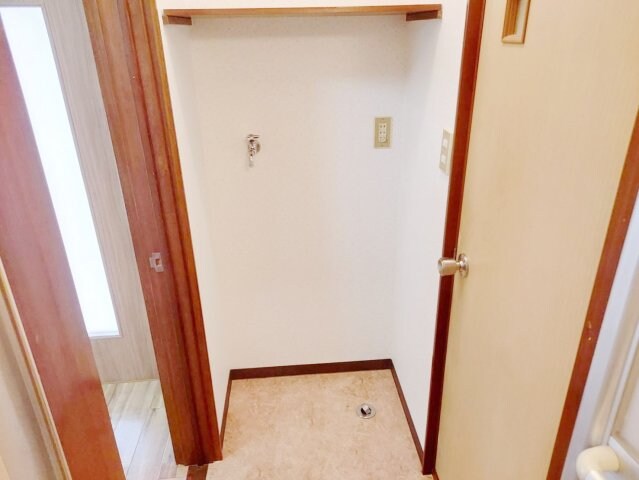 物件内観写真14　(洗濯機置き場)