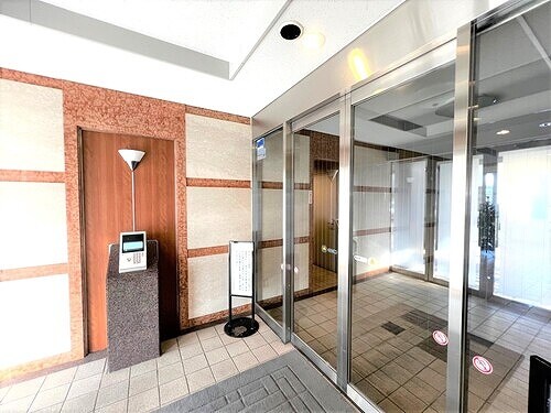 物件内観写真4　(オートロック　※2024年6月撮影)