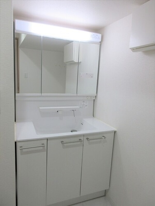 洗面・脱衣所(洗面室　※2025年3月撮影)