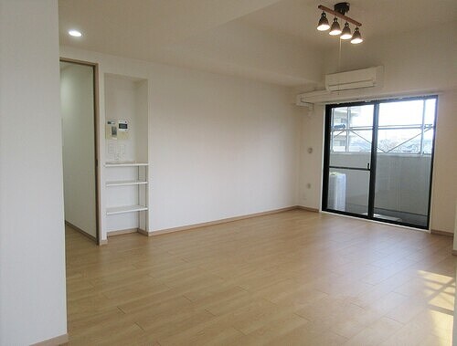 物件内観写真10　(リビングダイニングキッチン（別角度）　※2025年3月撮影)