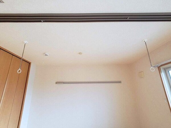 建物設備(室内物干し)