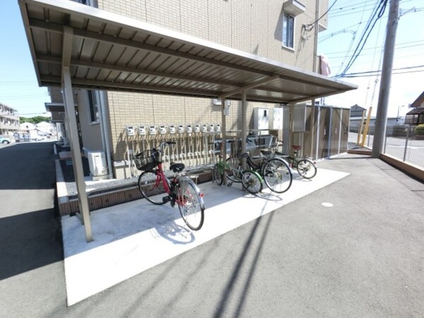 建物設備(駐輪場)
