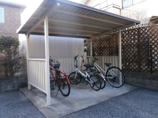 建物設備(駐輪場)