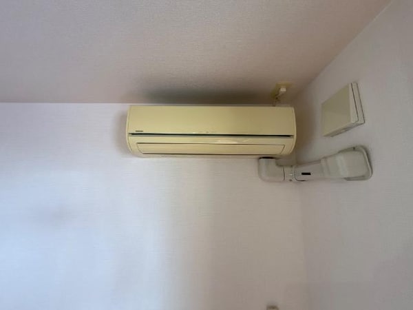 建物設備(リビングエアコン)