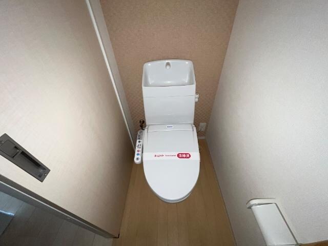 物件内観写真15　(シャワー付トイレ)