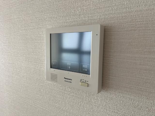 物件内観写真16　(カメラ付インターホン)
