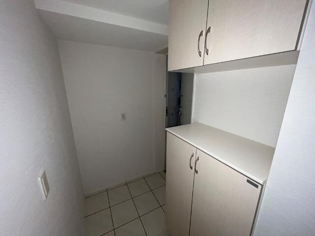 物件内観写真18　(玄関)