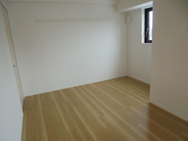 物件内観写真13　(洋室)