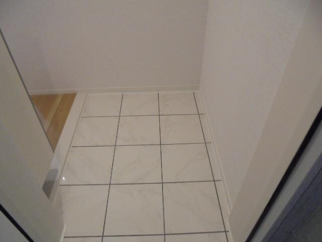 物件内観写真16　(玄関)