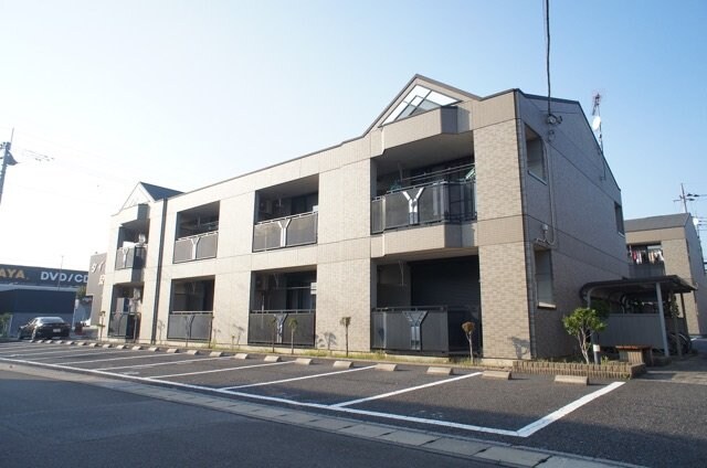 物件外観写真2　(外観写真（昼）)