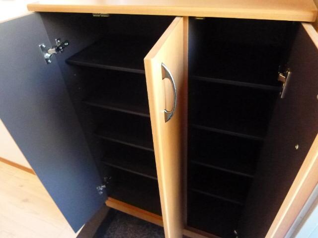 物件内観写真27　(下駄箱)