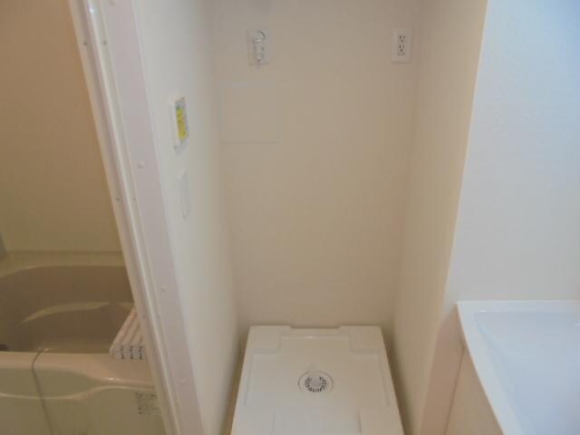 物件内観写真22　(洗濯機置場)