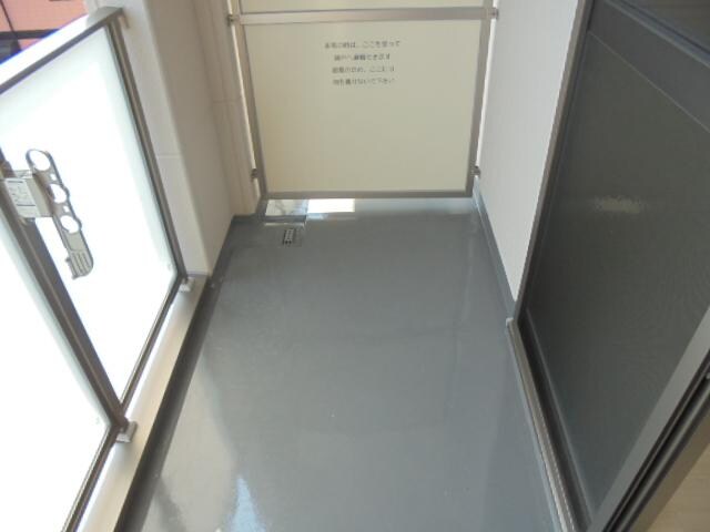 物件内観写真28　(ベランダ)