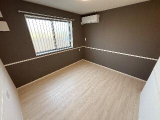 物件内観写真14　(寝室)