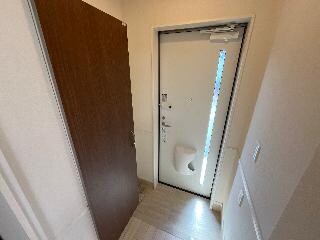 物件内観写真24　(玄関)