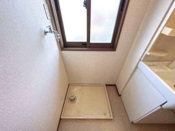 建物設備(洗濯機置き場)
