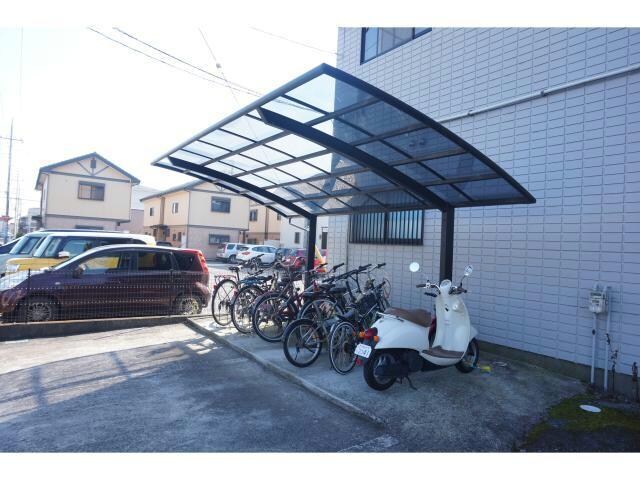 物件内観写真4　(駐輪場)