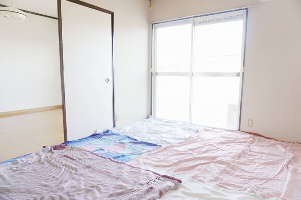 和室(痛み防止のため、敷物敷いてあります)