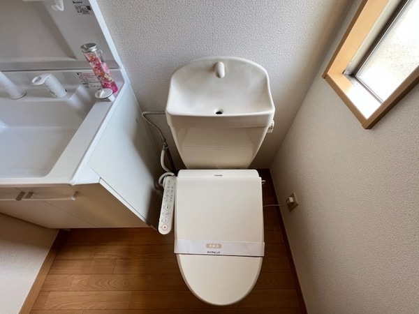 トイレ(温水洗浄暖房便座のトイレ)
