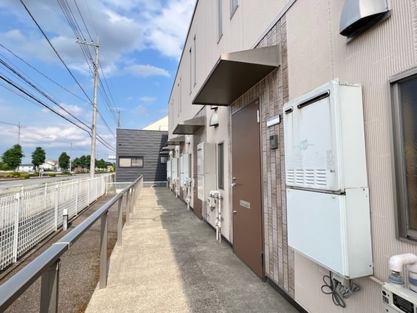 玄関(玄関前)