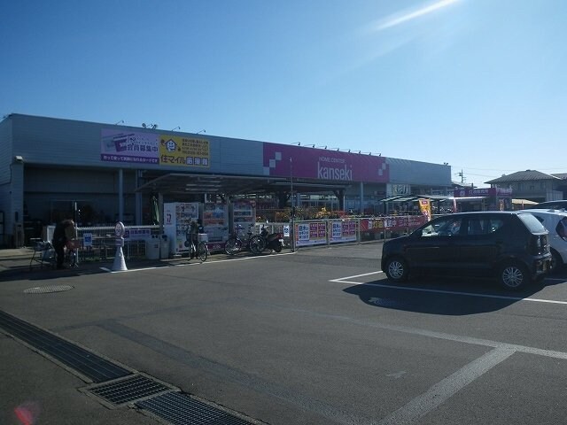 物件外観写真5　(ホームセンターカンセキ　雀宮店まで500m)