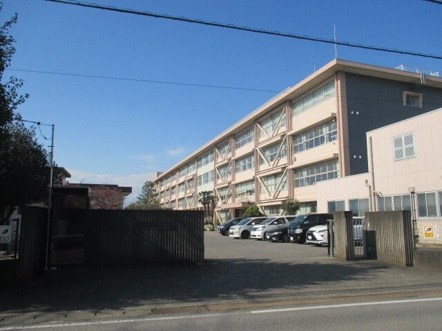 物件外観写真5　(姿川第一小学校まで120m)