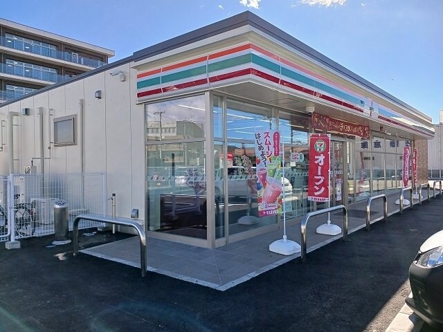 物件外観写真3　(セブンイレブン東簗瀬1丁目店まで260m)