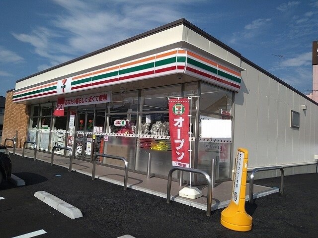 物件外観写真2　(セブンイレブン並木町店まで960m)