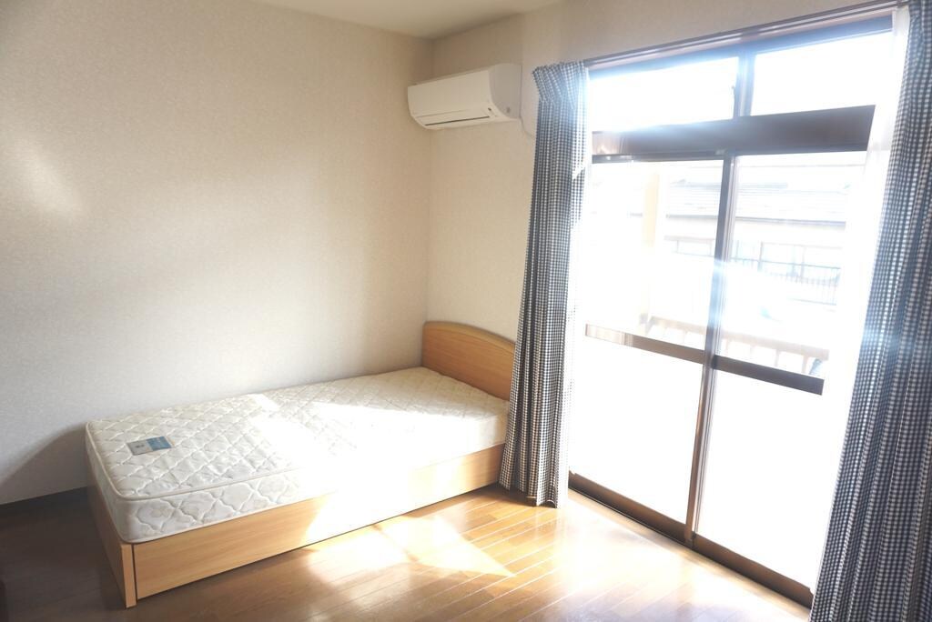 物件内観写真4　(ベッドも付いてます！大型家具を購入しなくてもOK！)