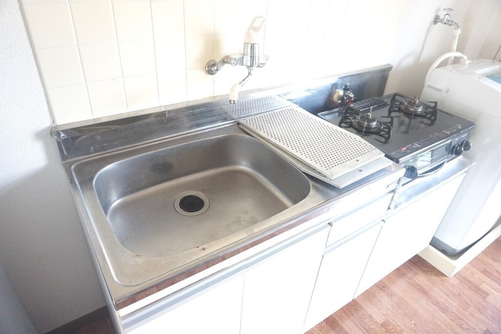 物件内観写真5　(近くにスーパーがあるので自炊もしやすいです！)