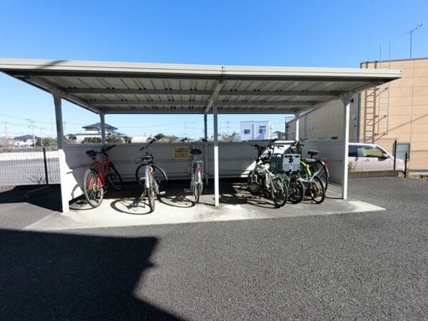 建物設備(駐輪場)