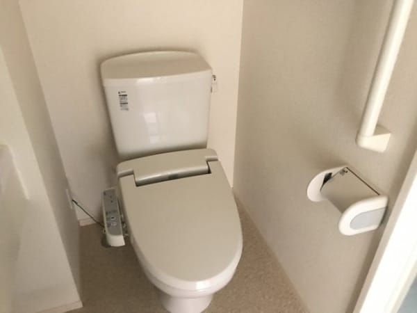 トイレ(温水洗浄暖房便座のトイレ)