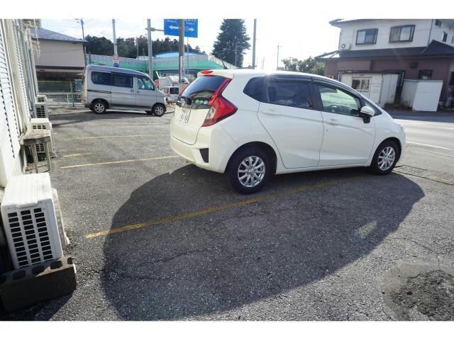 物件外観写真2　(駐車場)
