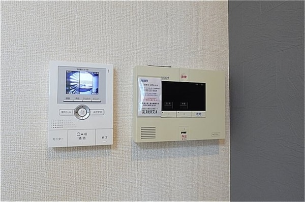 セキュリティ(ホームセキュリティと録画機能付きカラーモニターインターホン)