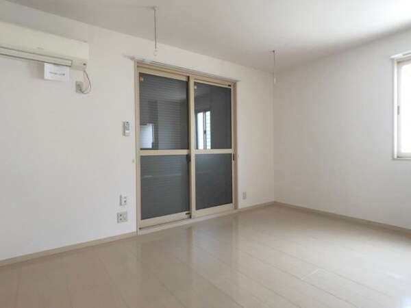 居室(シャッター雨戸)