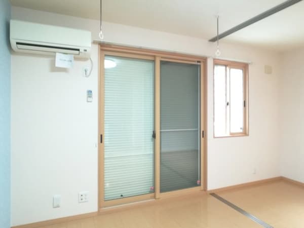 居室(シャッター雨戸)