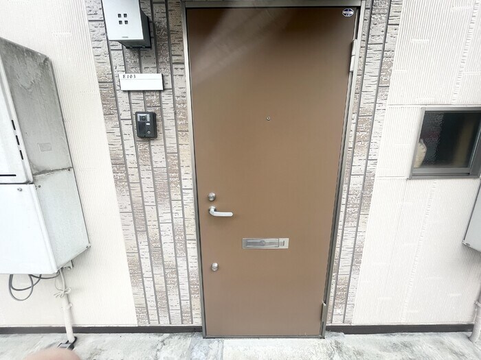 物件外観写真3　(エントランス)
