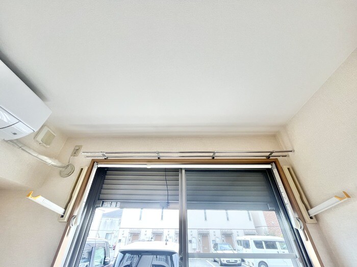 物件内観写真20　(室内物干し)