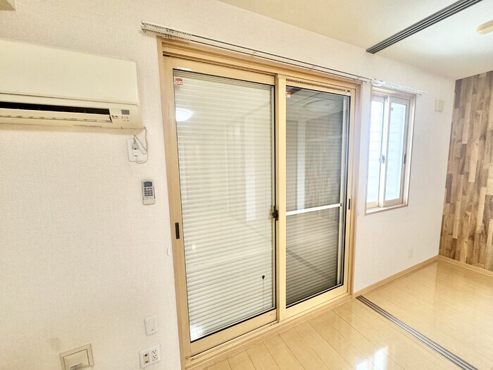 物件内観写真23　(シャッター雨戸)