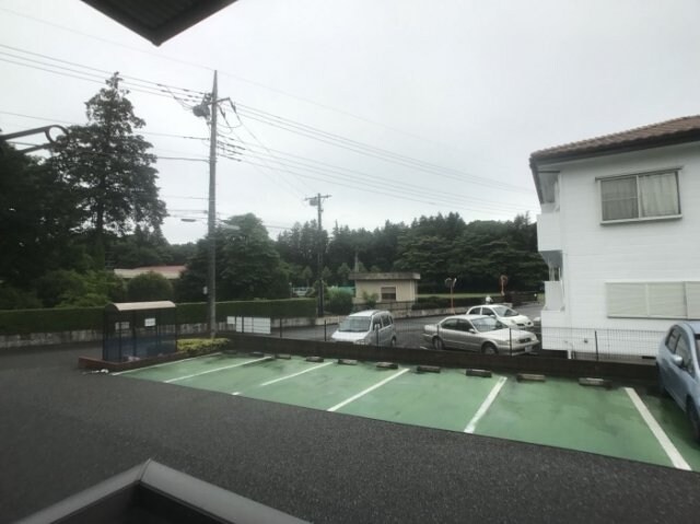 物件外観写真3　(駐車場)
