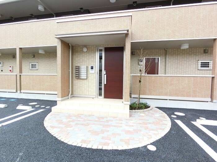 物件外観写真4　(エントランス)