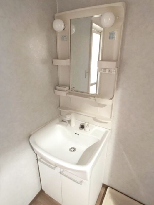 物件内観写真9　(洗面台)