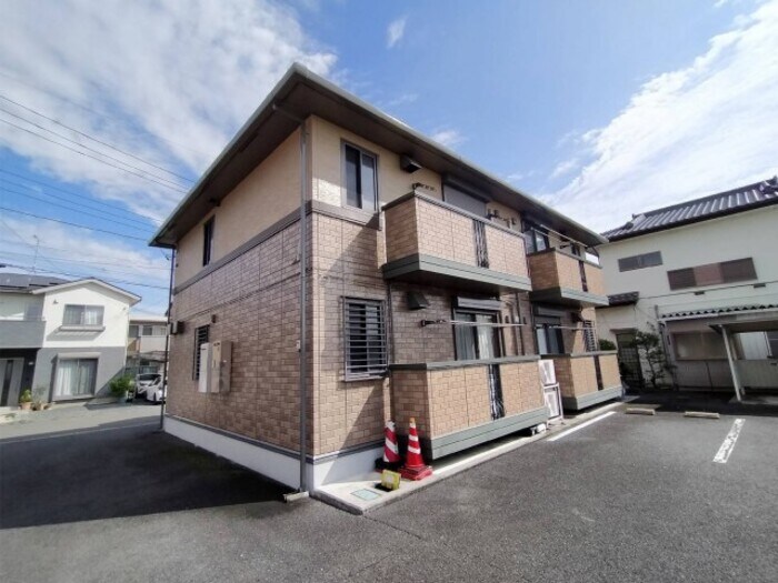 物件外観写真1　(建物外観)