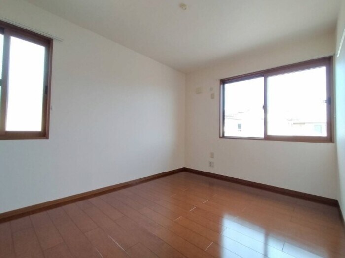 物件内観写真9　(洋室)